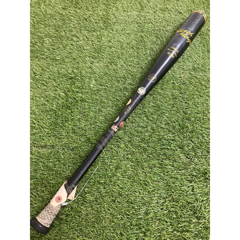 Used 2023 Easton Black Magic Bat BBCOR Certified (-3) Alloy 30 oz 33"