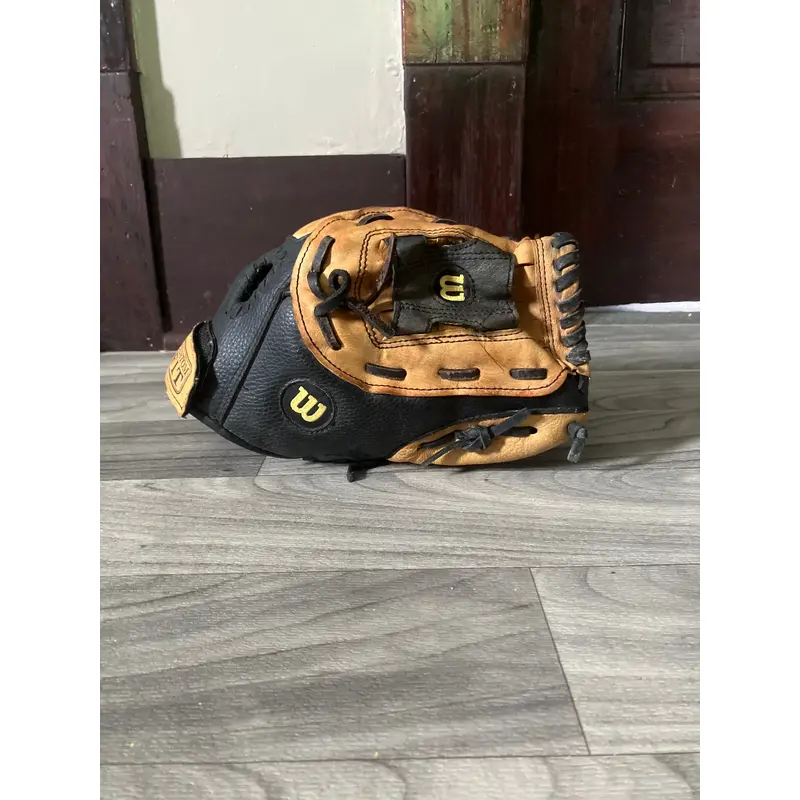Wilson A2451 Baseball Glove 11