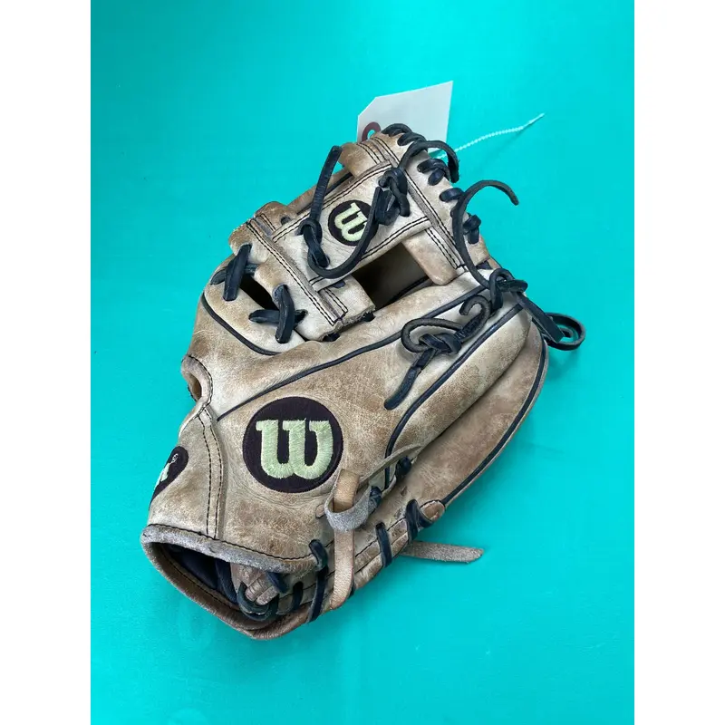 Wilson A2000 RH Baseball Glove 11.25" (Used)