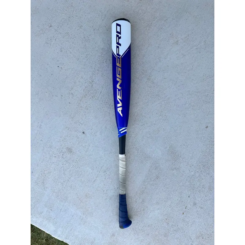 2023 AXE Avenge Pro Composite Bat (-8)  22 oz 30" (Used)