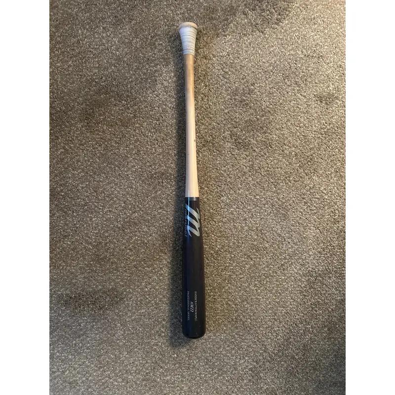 Marucci AM22 Maple Bat (-3) 30 oz 32" (Used)
