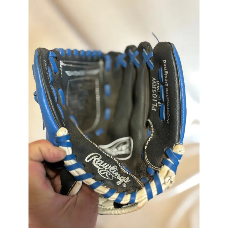 Right Hand Throw Rawlings Players Series Baseball Glove 10.5" (Used)