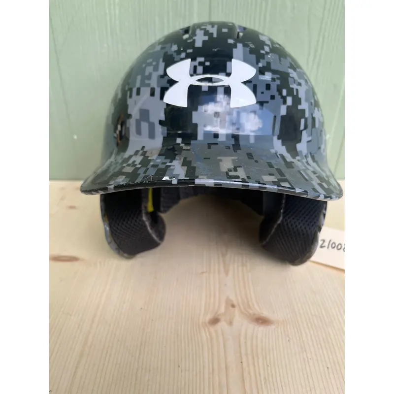 Used Under Armour Charged Baseball Helmet 6 1/2-7 1/2 UABH2-100.  B R4 S4 L2