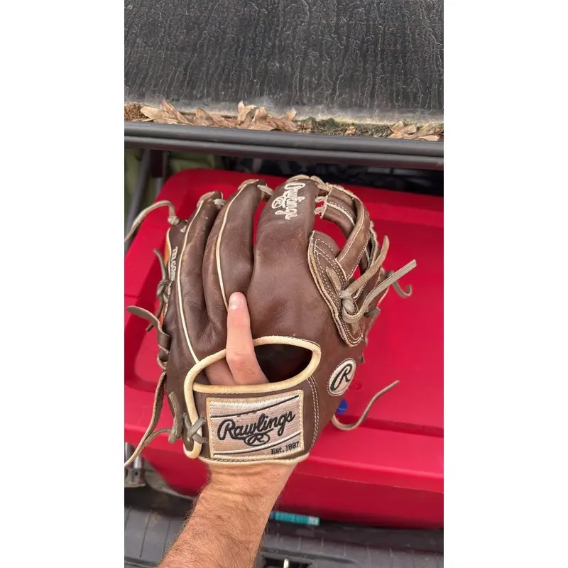 Rawlings RH Outfield Heart of the Hide Baseball Glove 12.25" (Used)