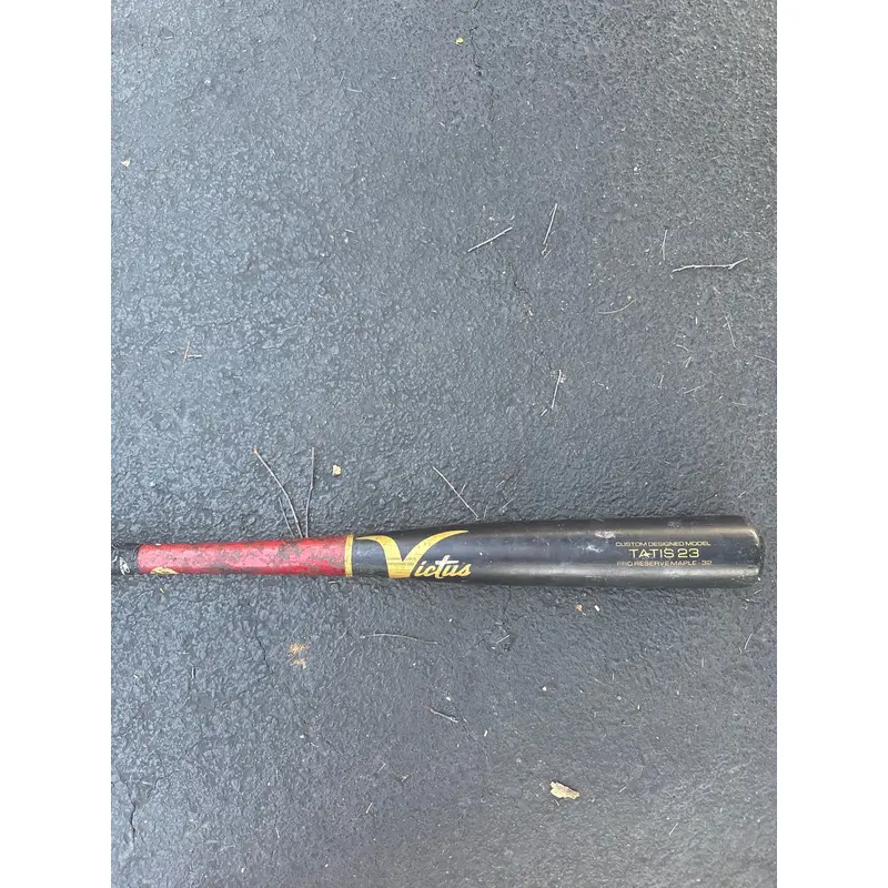 Victus Tatis Maple Bat (-3) 29 oz 32" (Used)