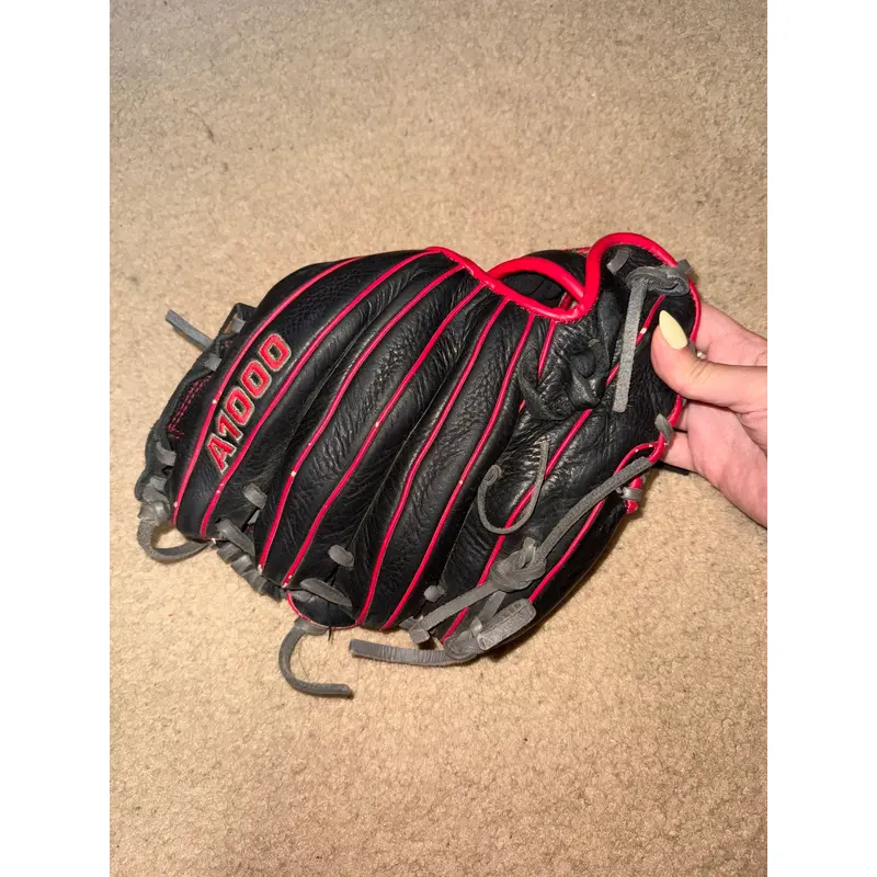 Wilson RH Baseball Glove 11" (Used)