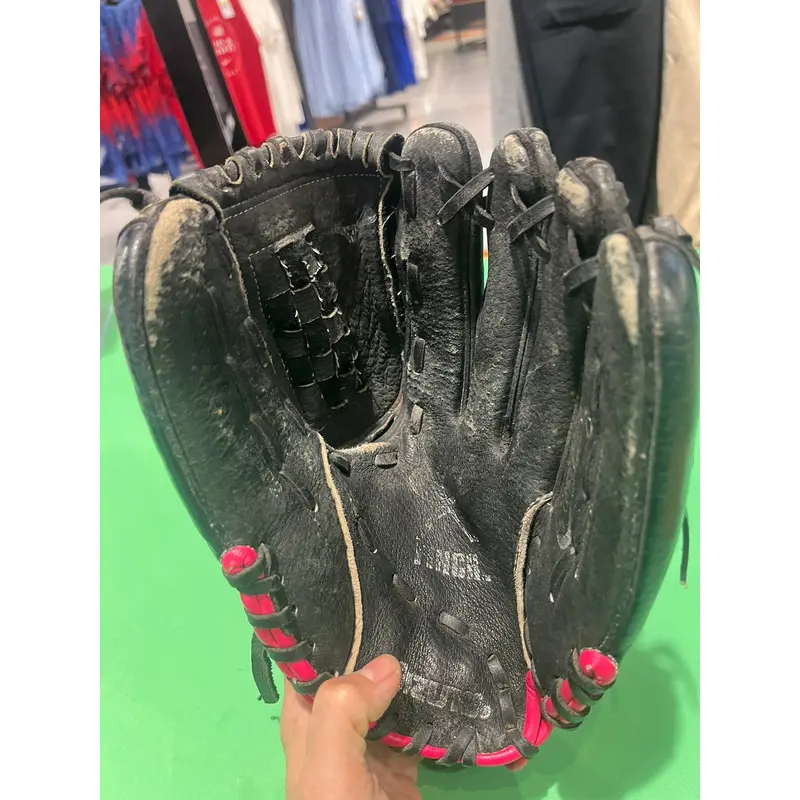 Black Used Kid Pitch (9YO-13YO) Mizuno Right Hand Throw Baseball Glove 11.5"
