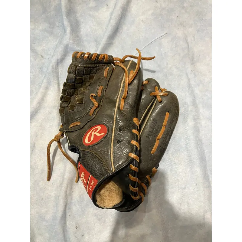 Brown Rawlings Mark of a Pro RH Pitcher's Baseball Glove 11" (Used)