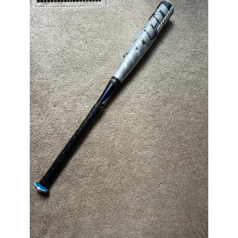 Easton Omen XL Bat (-5) 26 oz 31" (Used)