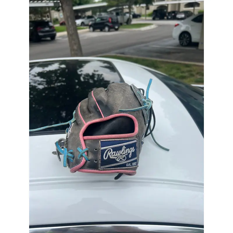 Rawlings RH Pitcher's Heart of the Hide Baseball Glove 11.75" (Used)