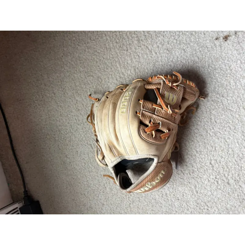 2021 Wilson RH Infield A2000 Baseball Glove 11.5" (Used)