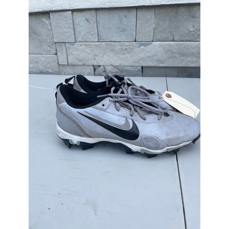 Gray Kid's Size M 7.5 (W 8.5) Youth Nike Trout Low Top Footwear Molded Cleats (Used)