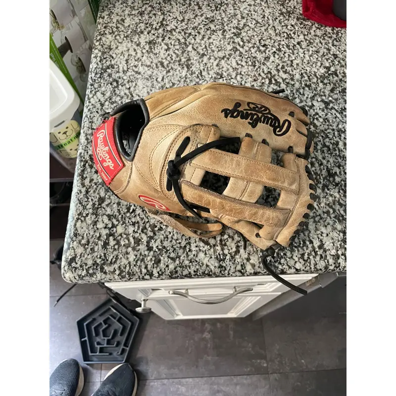 Rawlings RH Outfield Heart of the Hide Baseball Glove 12.75" (Used)