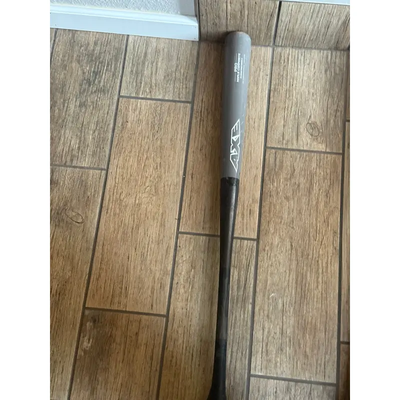 2023 AXE Hardwood Composite BBCOR Certified Bat (-3)  30 oz 33" (Used)