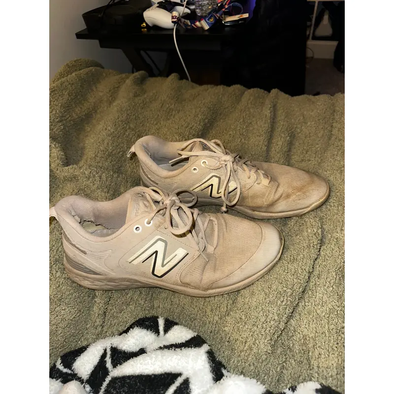 Men's Size M 11.0 (W 12.0) New Balance (Used)