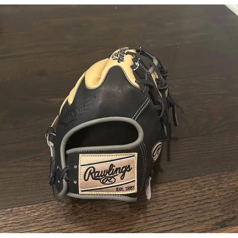 Infield RH Rawlings Heart of the Hide Baseball Glove 11.5" (New)