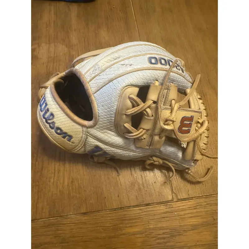 2023 Wilson Omaha Special Release A2000 1786 Baseball Glove 11.5" (