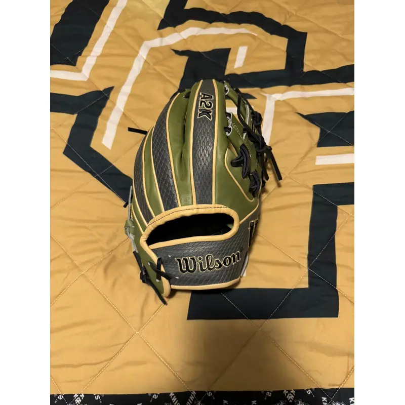 New With Tags Wilson A2K GOTM 11.5 RHT