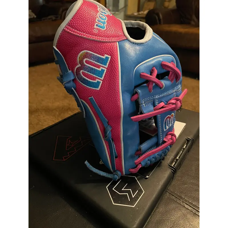 Wilson RH A2000 Baseball Glove 11.5" (New)