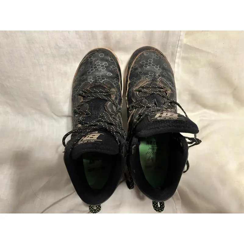 Black Kid's Size 4Y Youth Under Armour High Top Molded Cleats (Used)