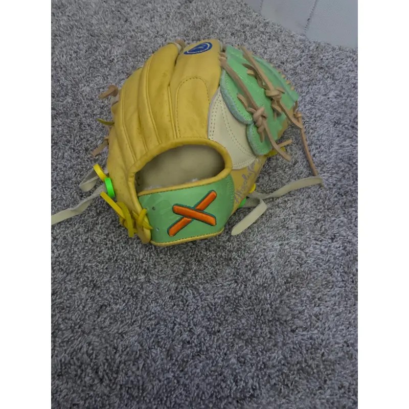 Glove baseball  Aria Banana Style
