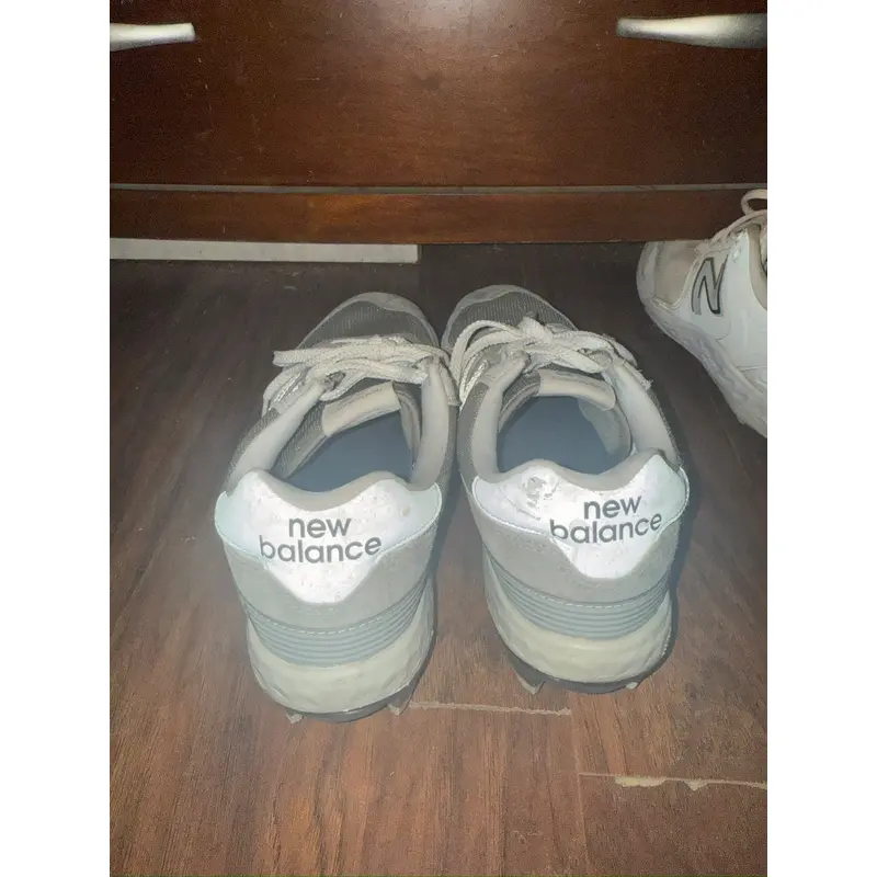 Gray Men's Size M 8.5 (W 9.5) Youth New Balance Low Top 574 Molded Cleats (Used)