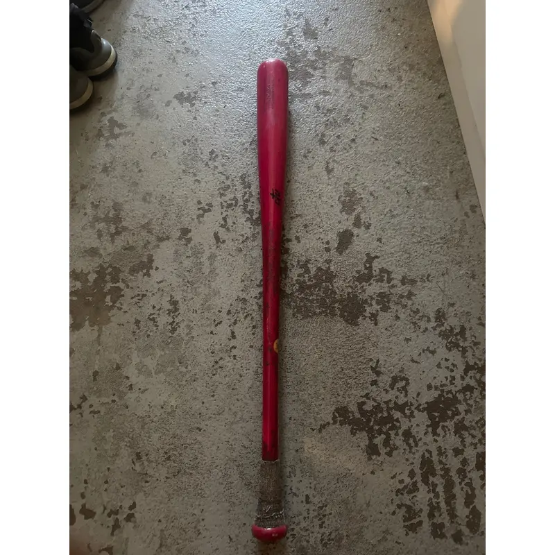 Victus JC24 Maple Bat (-3)  30 oz 33" (Used)