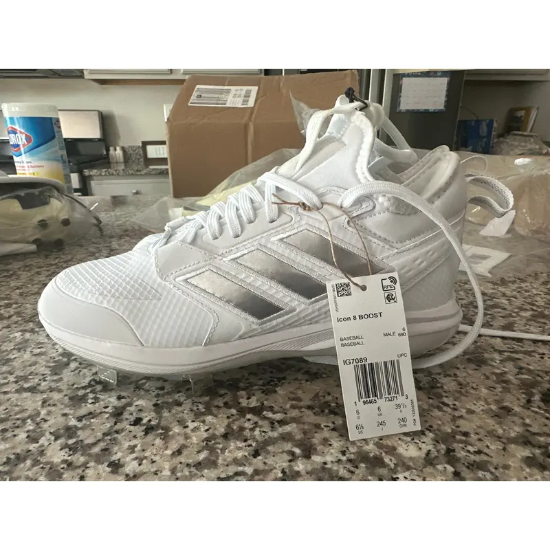 Adidas Icon 8 Boost