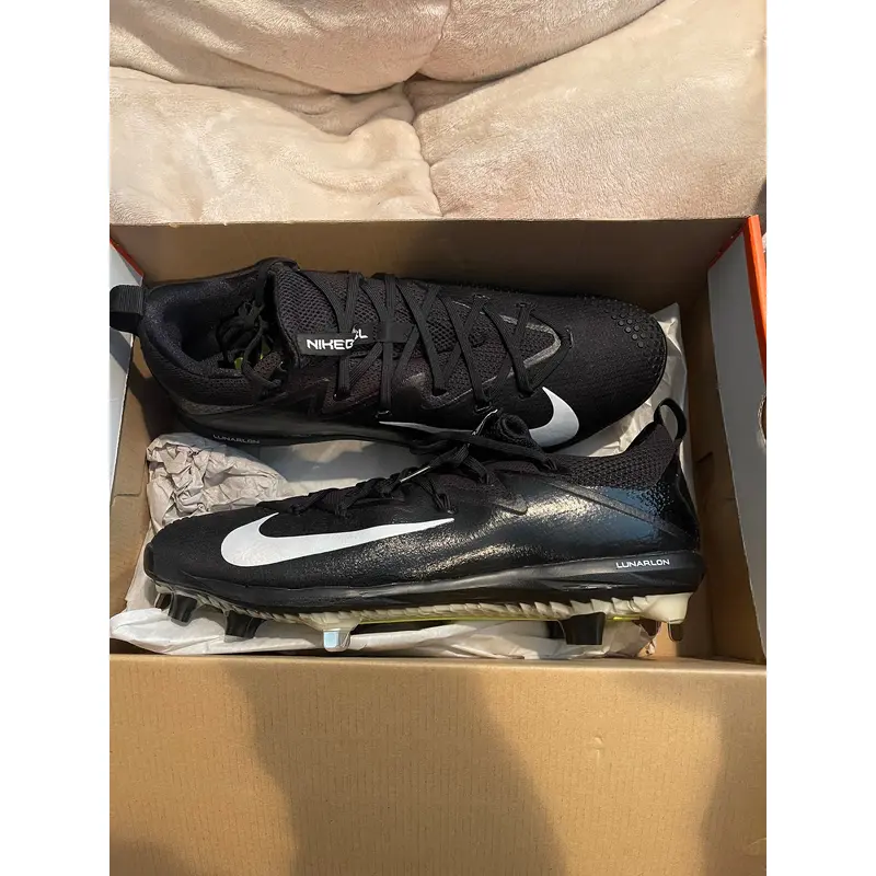 BRAND NEW Black Men's Metal Low Top Lunar Vapor UltraFly Elite