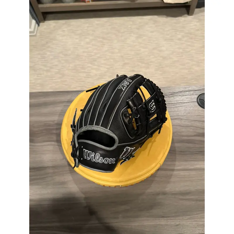 Wilson A2K 11.5                                                        Trade Only