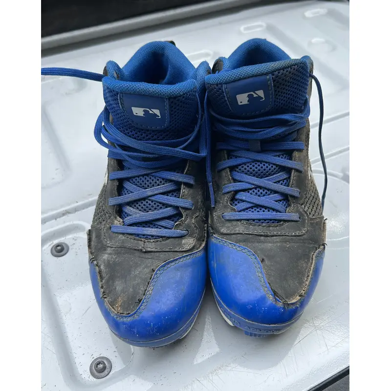 Youth Under Armour High Top Cleats