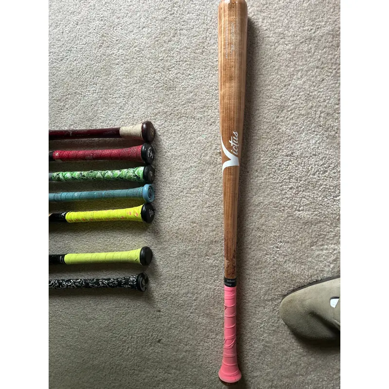 Victus BBCOR Certified Bat (-3) Maple 30 oz 33" (New)