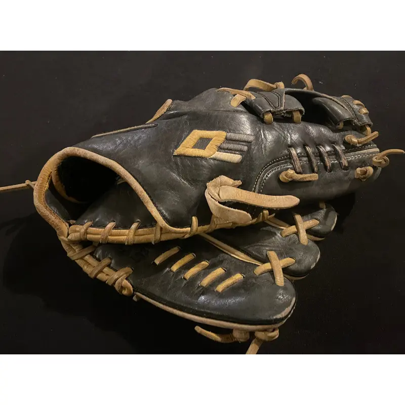 Nike RHT glove