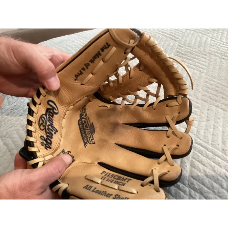Rawlings Right Hand Throw Infield Prodigy Baseball Glove 11.5" (Used)