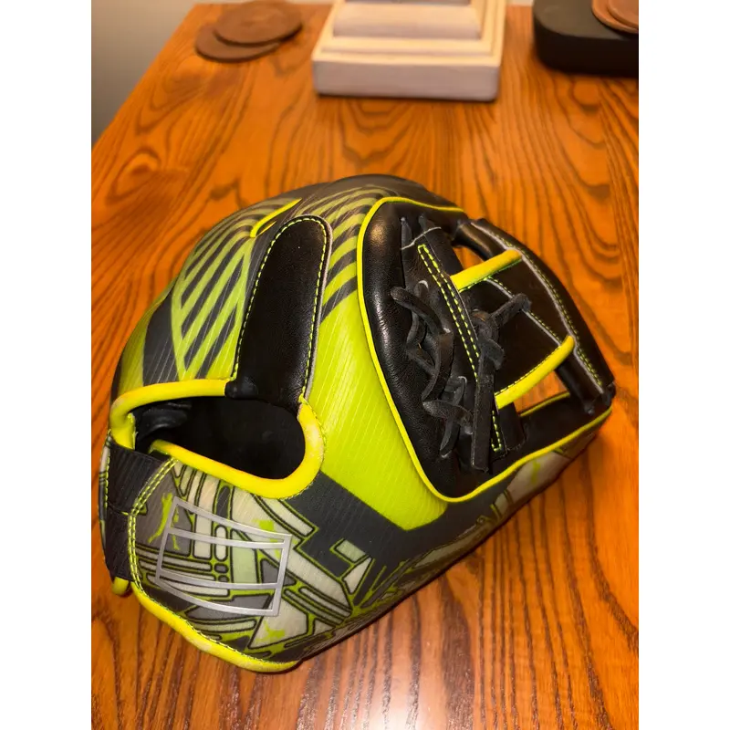 Rawlings Right Hand Throw Infield REV1X 11.75" (Used)