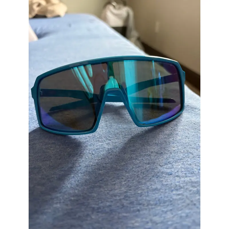 Men's  Medium/Large Oakley Sutro Sunglasses (New)
