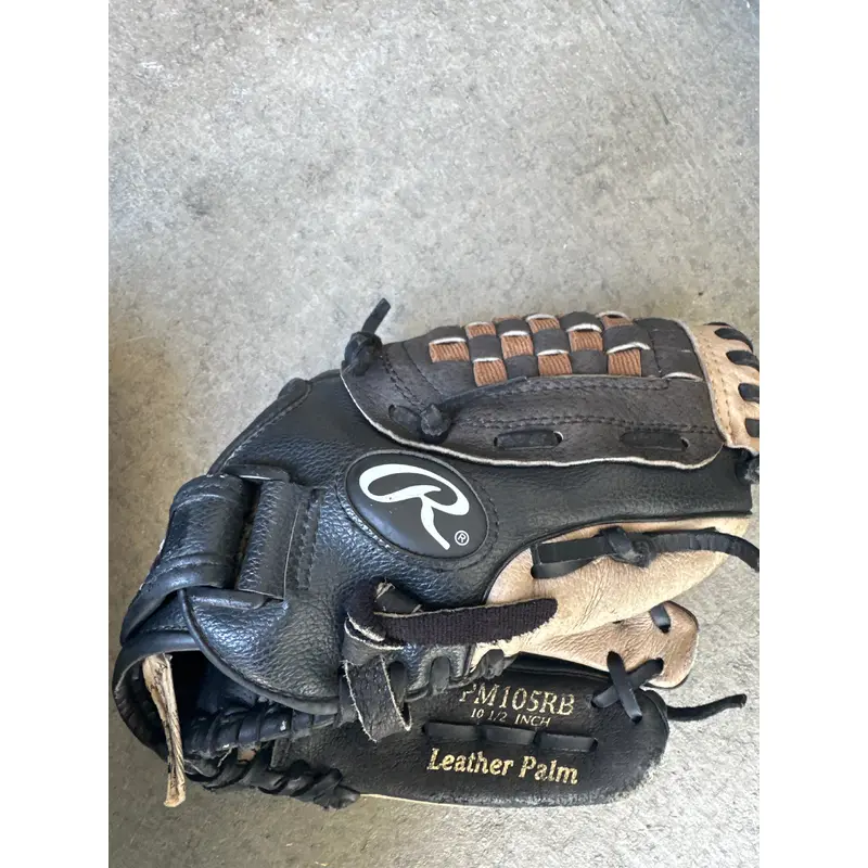 Pitcher's RH Rawlings PM105RB Baseball Glove (Used)