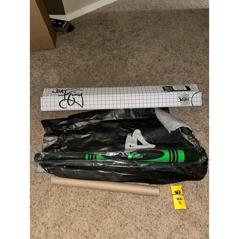 Victus Crayon Bat By The Bat King 32 Inch