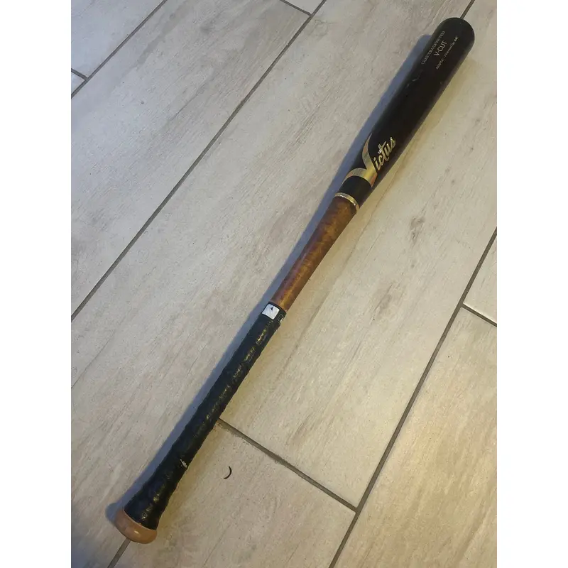 Victus V-Cut BBCOR Certified Bat (-3)  29 oz 32" (Used)
