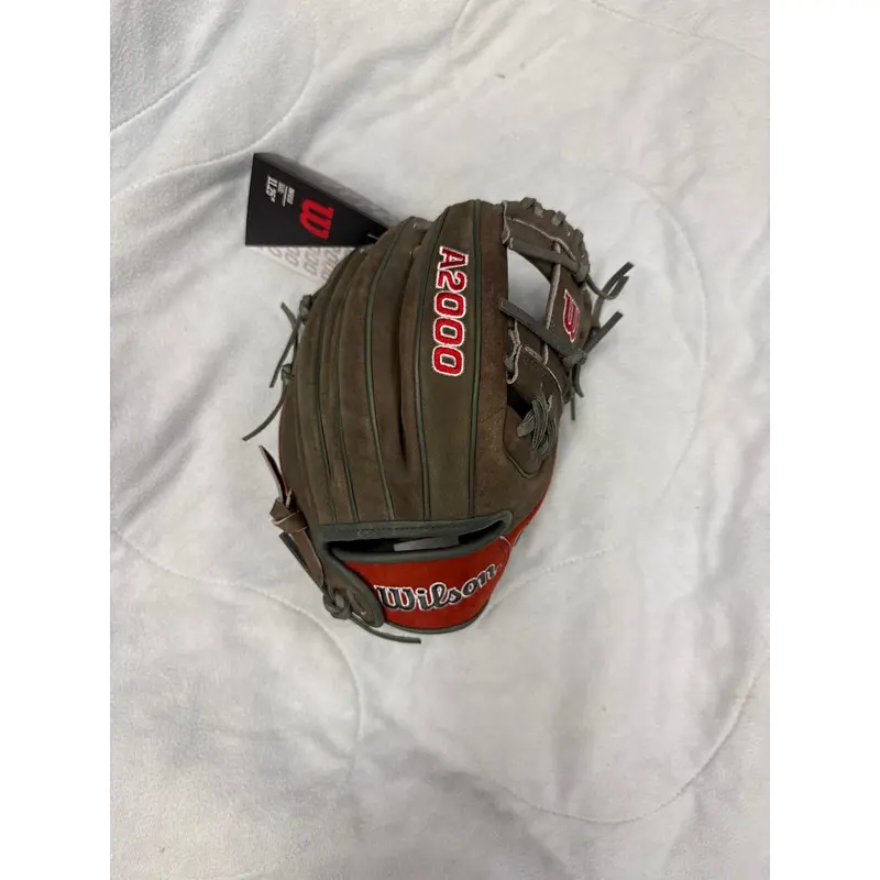 Wilson Right Hand Throw Infield A2000 11.25" (New)