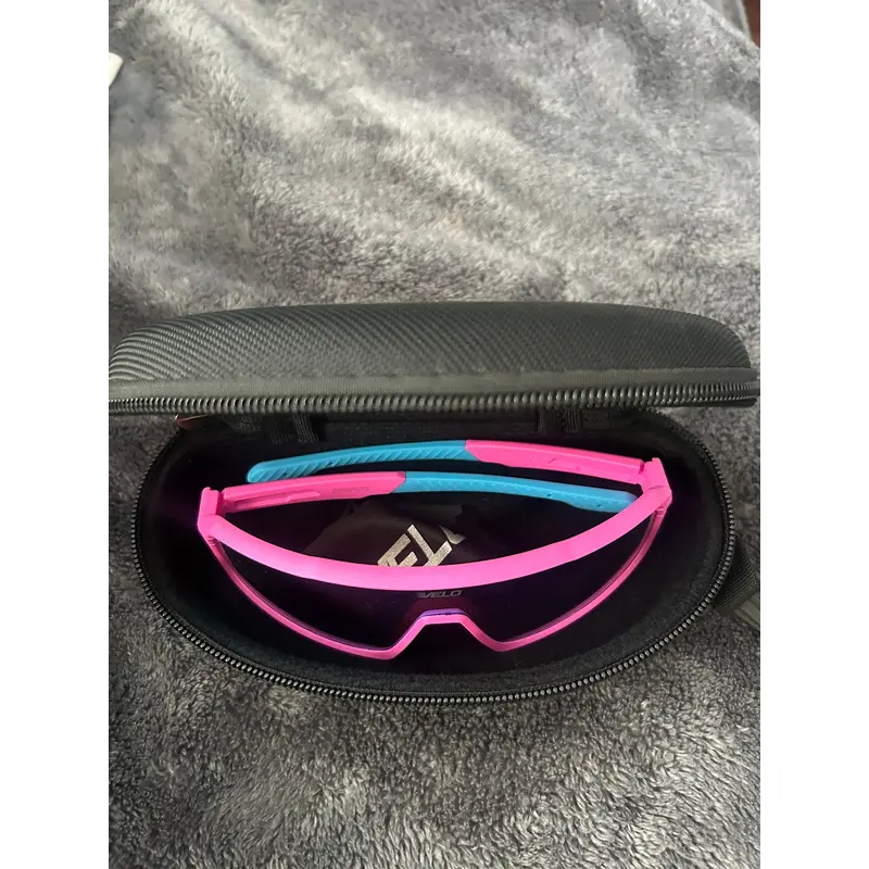 Unisex  One Size Fits All  Sunglasses (New)