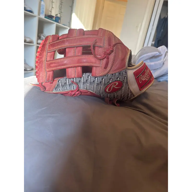 Rawlings Left Hand Throw Outfield Heart of the Hide 12.75" (Used)