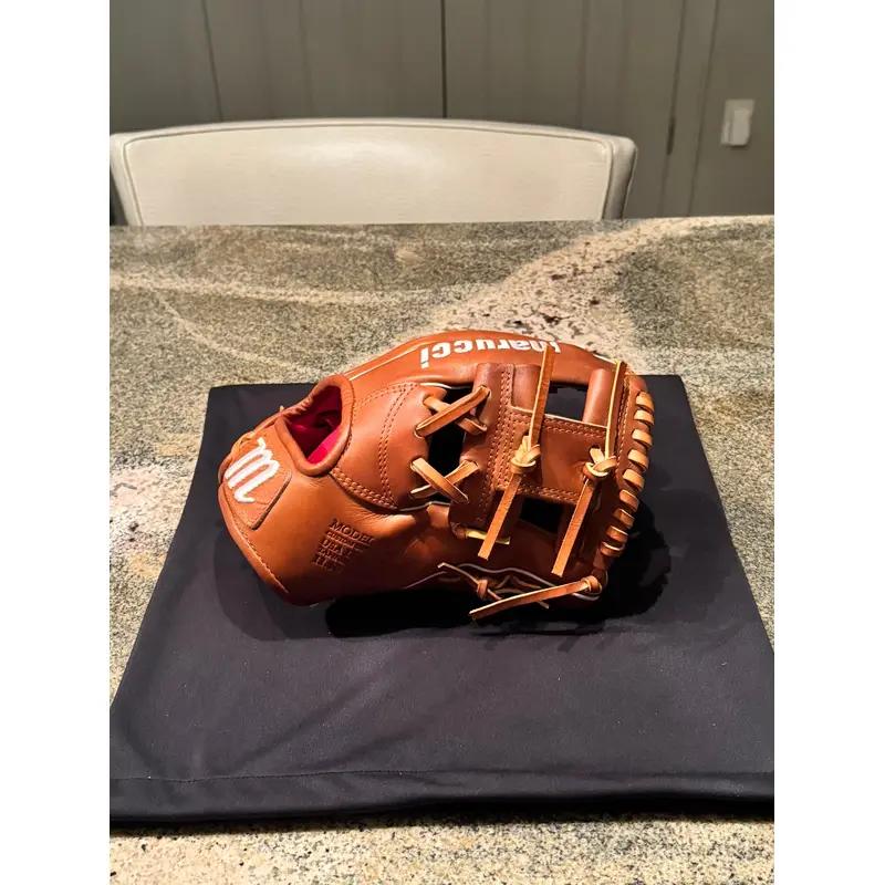 Marucci 11.5" Capitol Series M                                      Trade Only