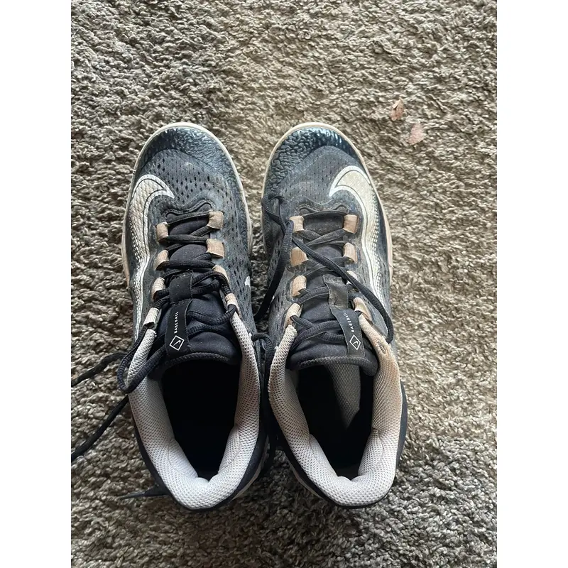 Kid's Size 7.5 (Women's 8.5) Low Top React