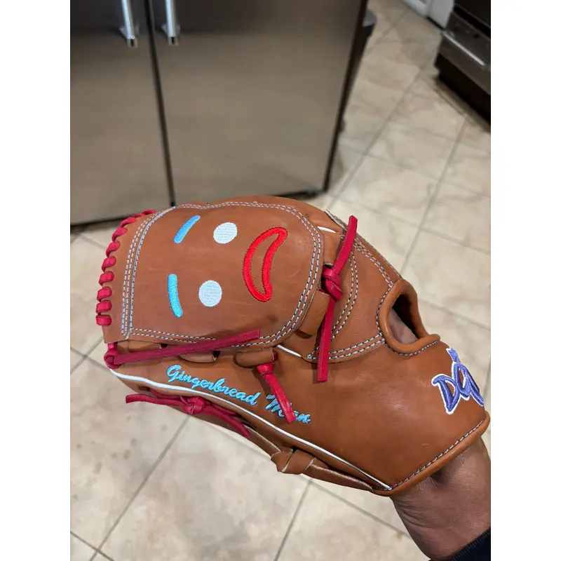 Pitcher's Left Hand Throw Dc3 Baseball Glove 11.75" (New)