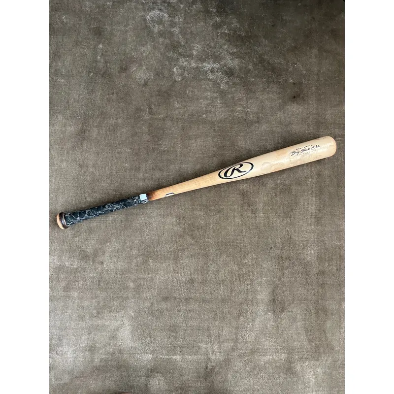 Used  Rawlings Maple 27 oz 32" R243 Big Stick Bat