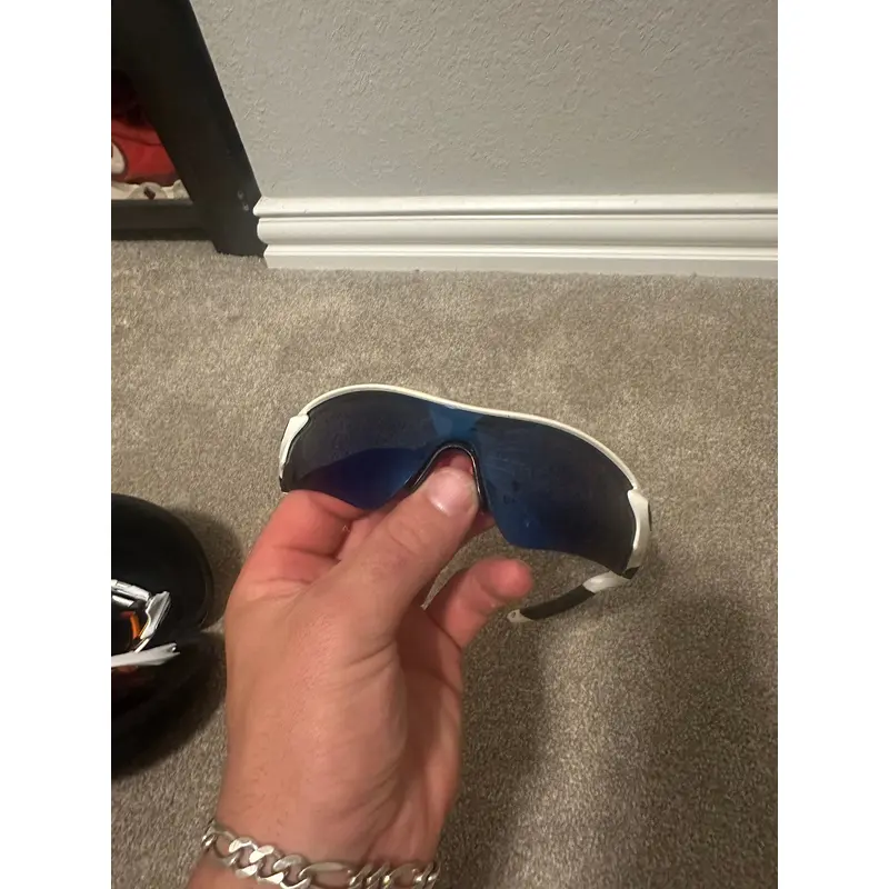 Unisex  Medium/Large Oakley Radarlock Sunglasses (Used)
