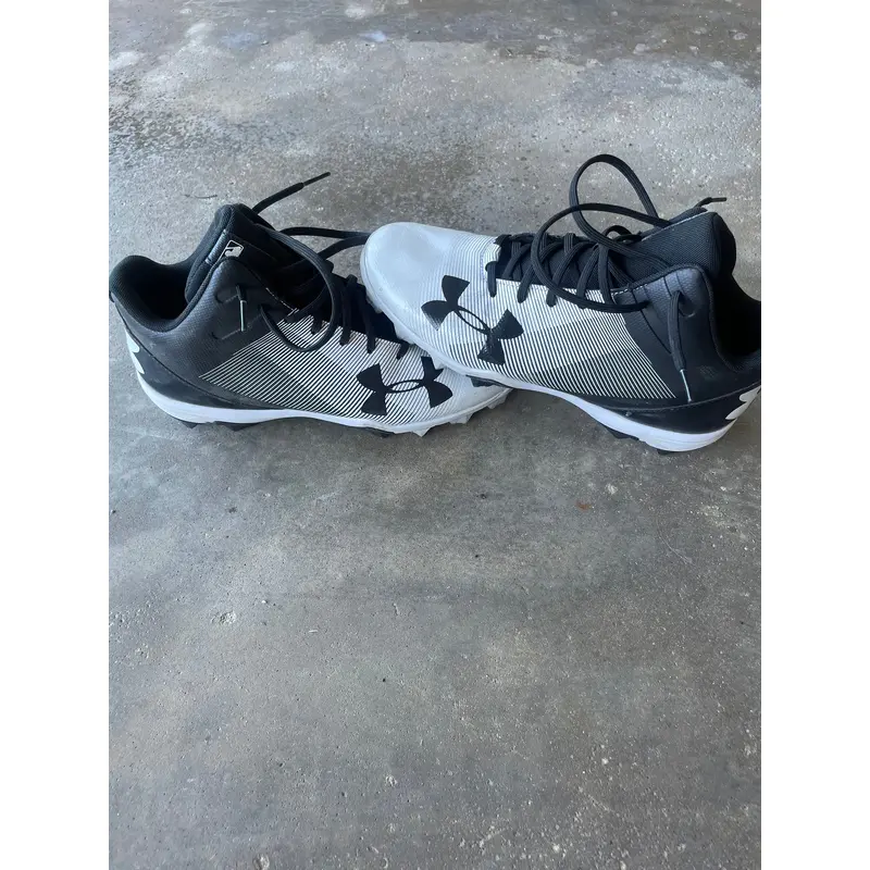 Under Armor Baseball cleats