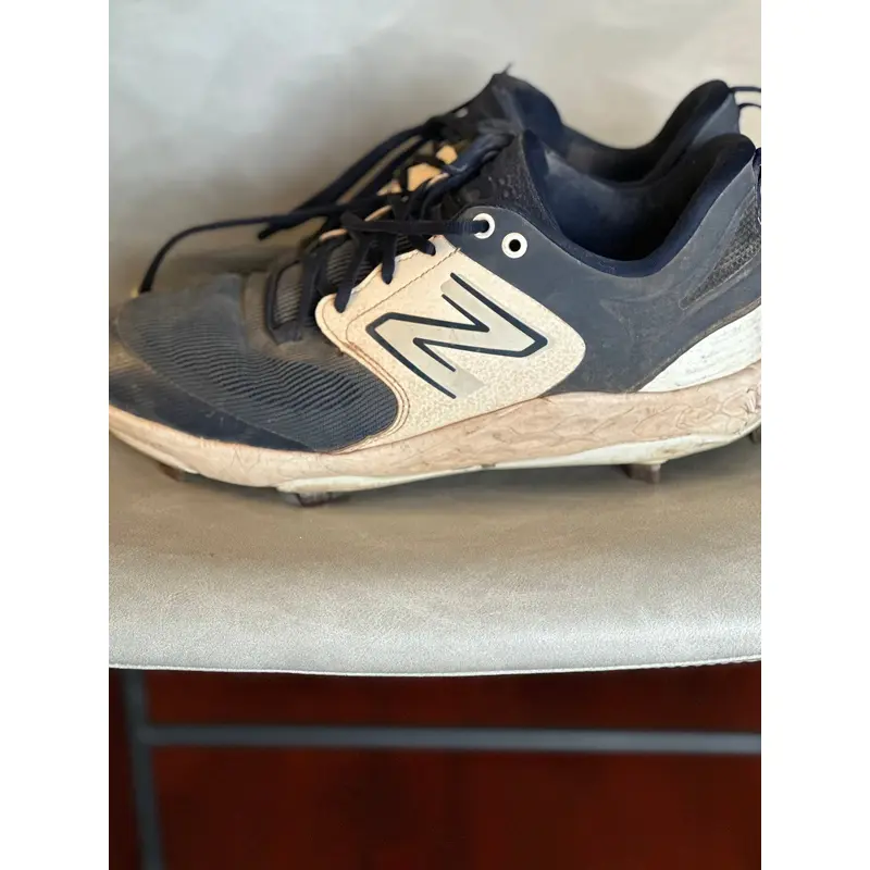 New balance metal baseball cleats