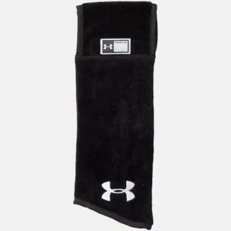 New UA FOOTBALL TOWEL BLACK 11347-97UUA20800-BLK